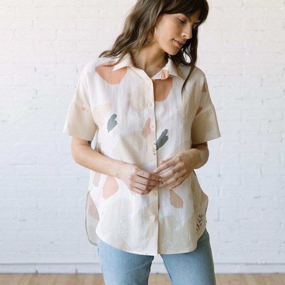 Tradlands short sleeve box top in Caroline print Small